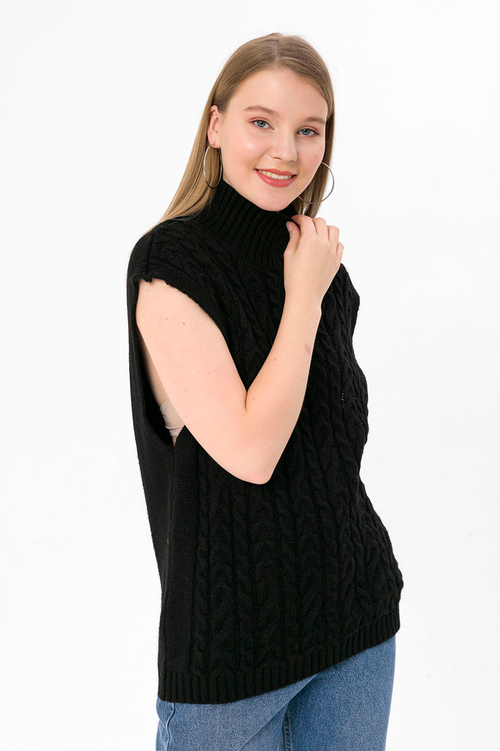 BTW - SLEEVELESS MOCK