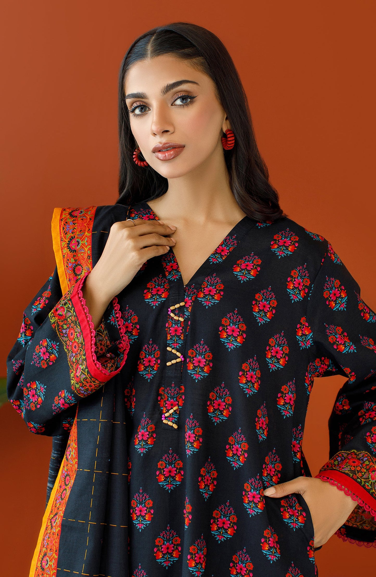 Orient - Unstitched 3 Piece Printed Khaddar Shirt , Khaddar Pant and Khaddar Dupatta