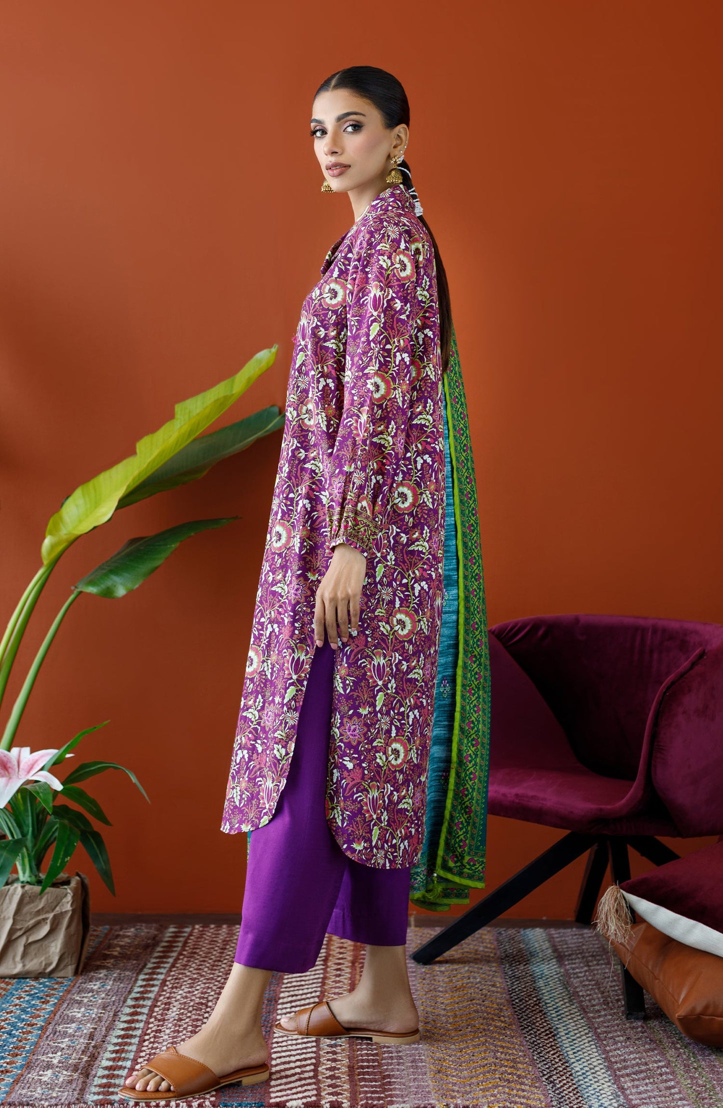 Orient - Unstitched 3 Piece Printed Khaddar Shirt , Khaddar Pant and Khaddar Dupatta