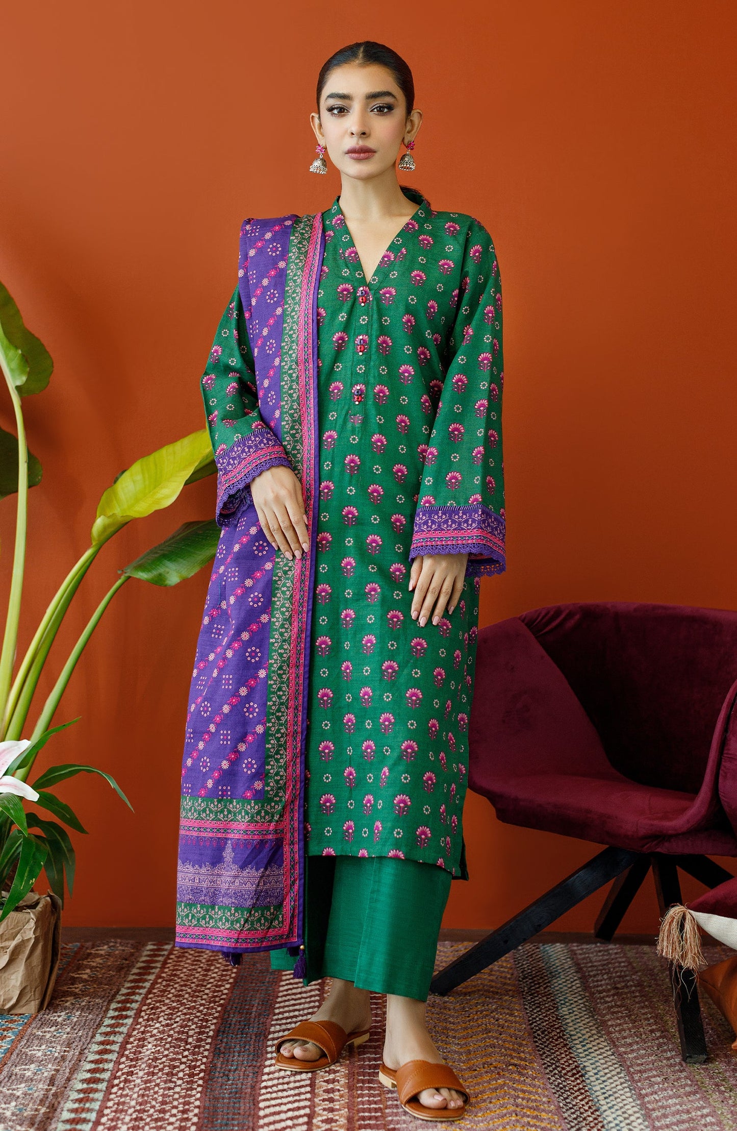 Orient - Unstitched 3 Piece Printed Khaddar Shirt , Khaddar Pant and Khaddar Dupatta
