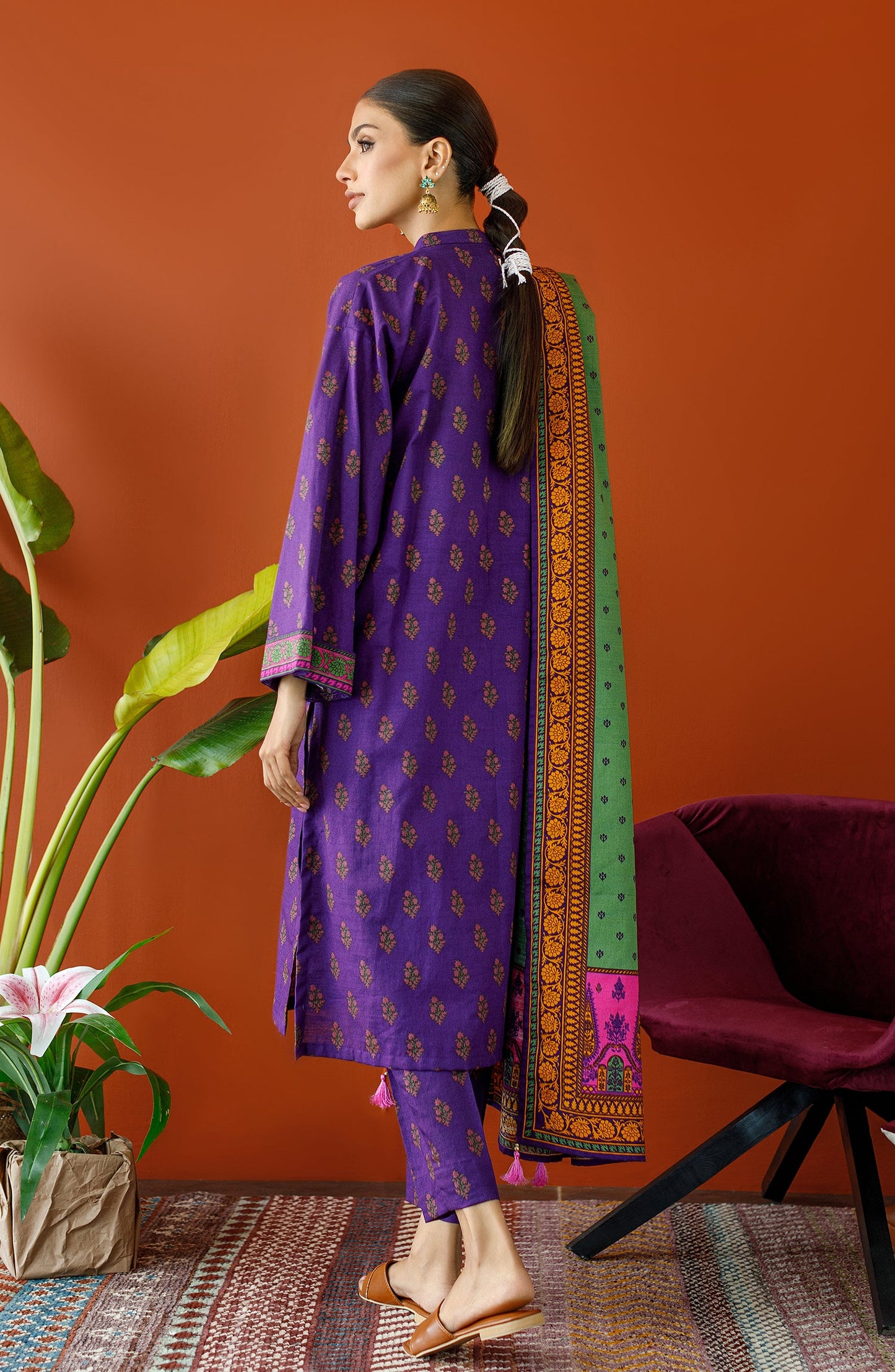 Orient - Unstitched 3 Piece Printed Khaddar Shirt , Khaddar Pant and Khaddar Dupatta
