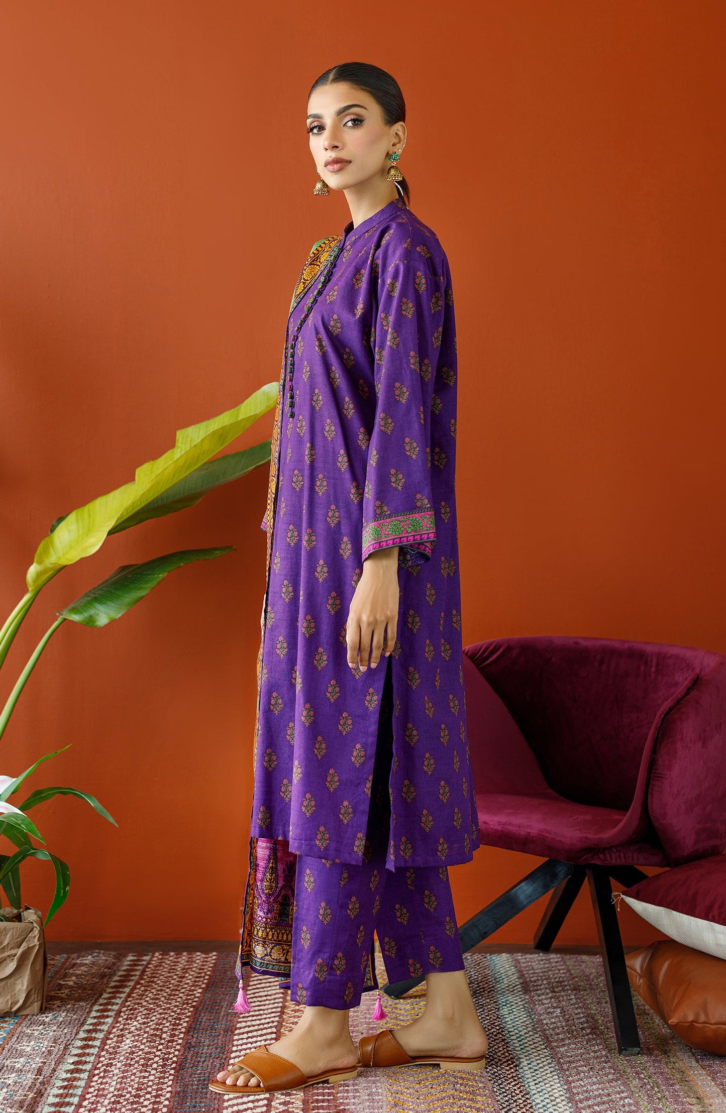 Orient - Unstitched 3 Piece Printed Khaddar Shirt , Khaddar Pant and Khaddar Dupatta