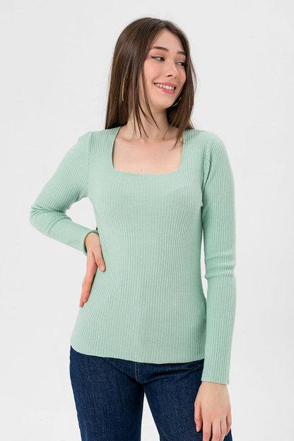 BTW - ROUND NECK SWEATER
