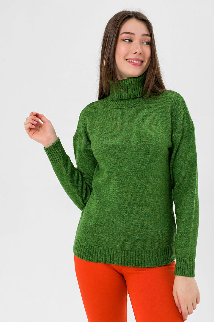 BTW - TURTLE NECK SWEATER