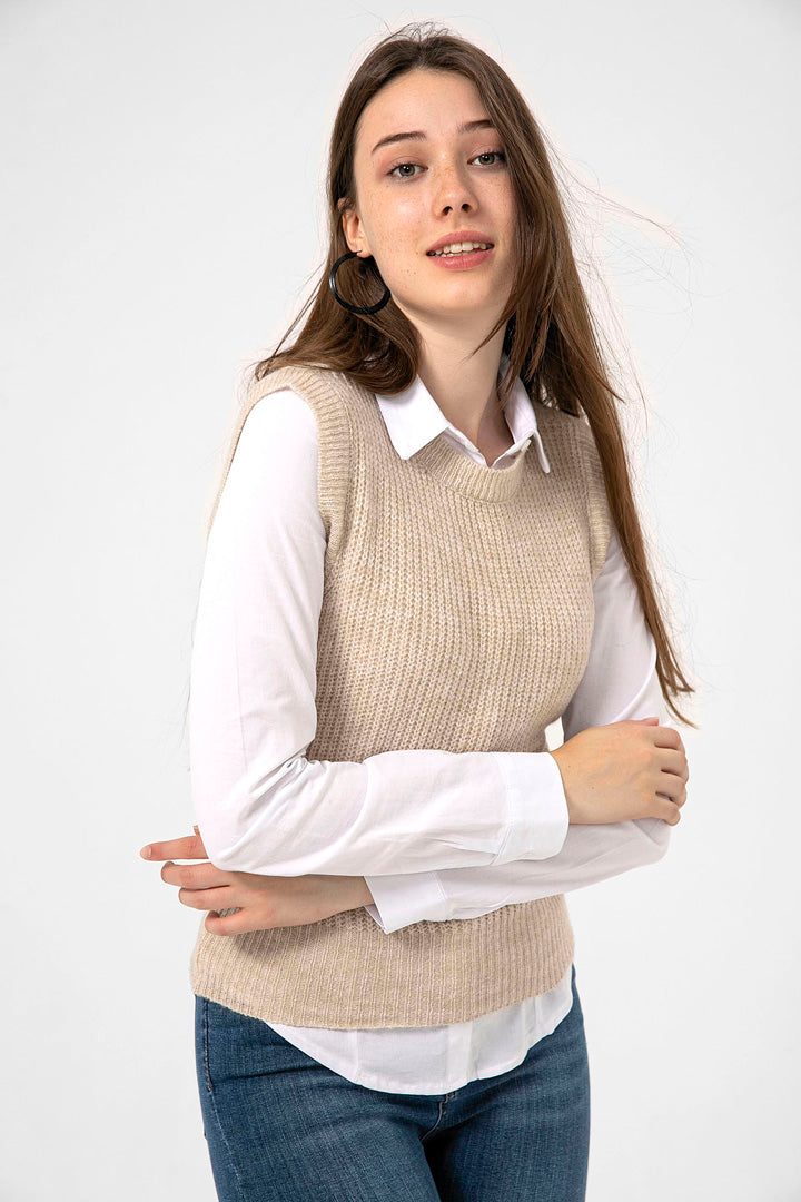 BTW - SLEEVELES SWEATER