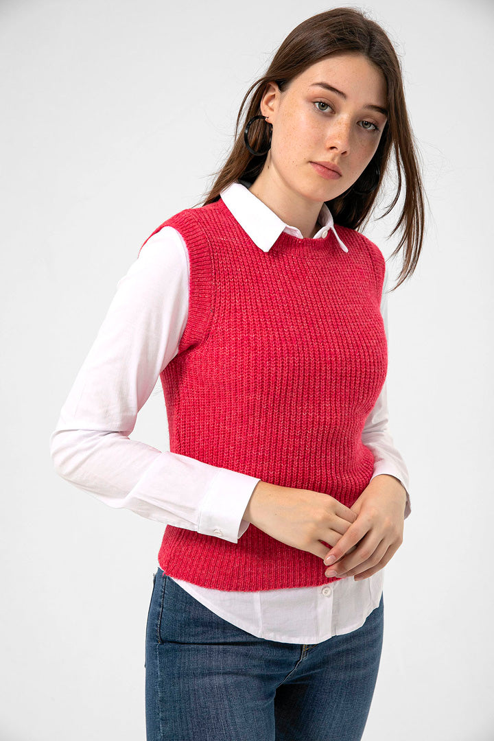 BTW - SLEEVELES SWEATER