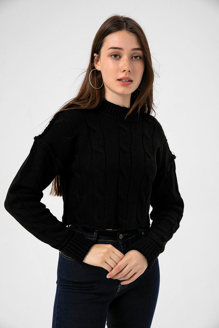 BTW - CABLE KNIT SWEATER