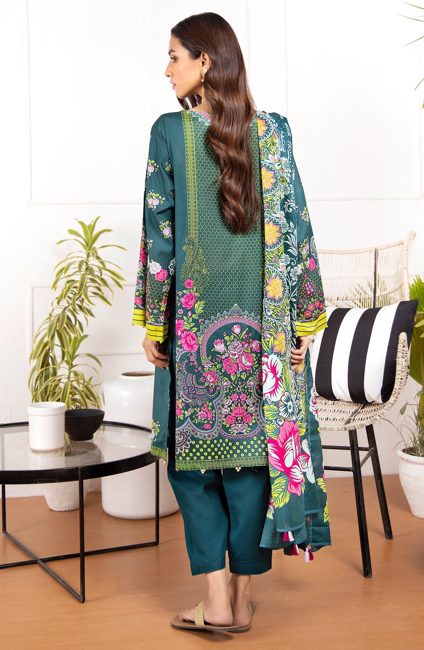 Orient - Unstitched 3 Piece Printed Lawn Shirt And Net Lawn Dupatta
