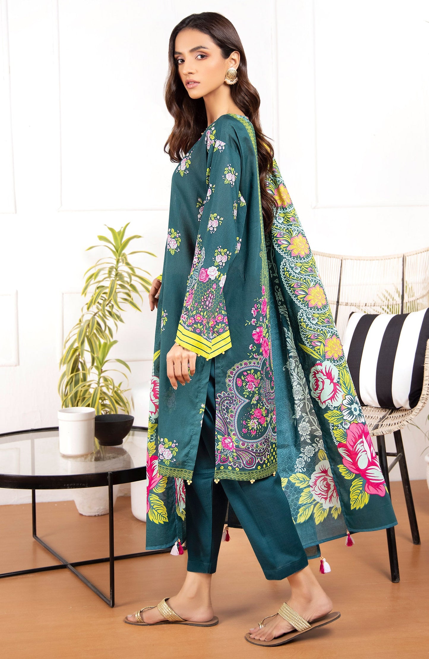 Orient - Unstitched 3 Piece Printed Lawn Shirt And Net Lawn Dupatta