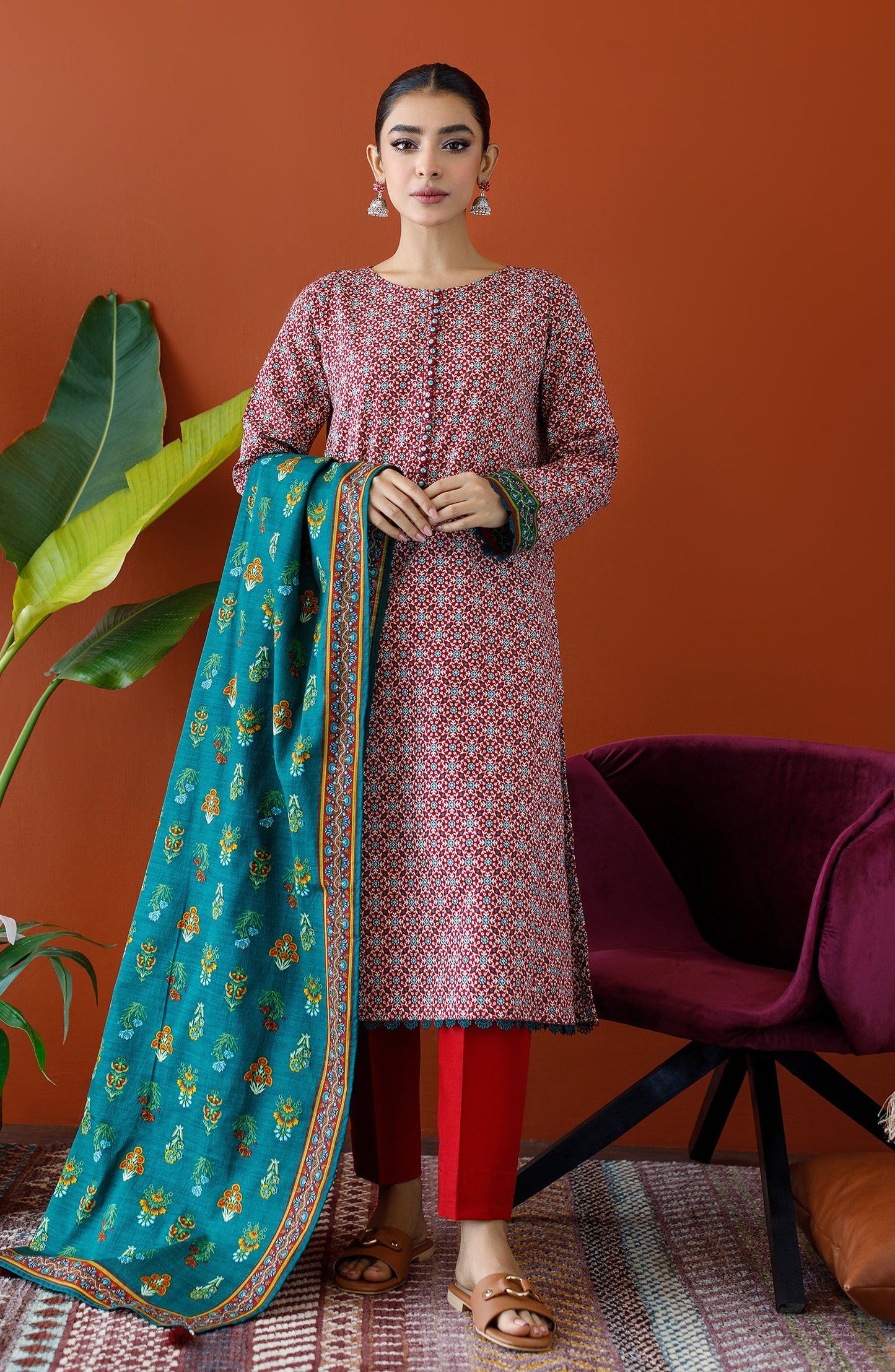 Orient - Unstitched 3 Piece Printed Khaddar Shirt , Khaddar Pant and Khaddar Dupatta