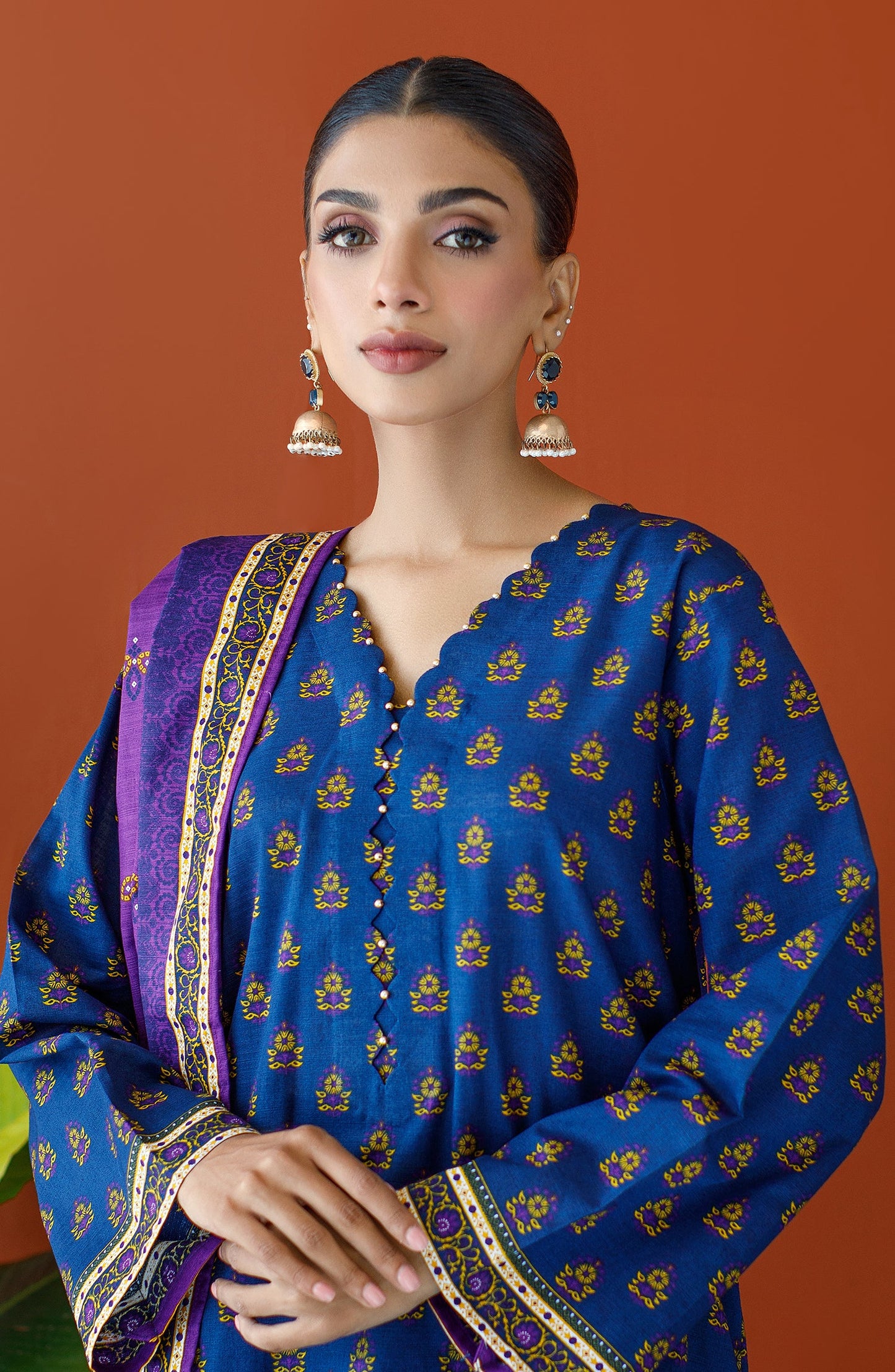 Orient - Unstitched 3 Piece Printed Khaddar Shirt , Khaddar Pant and Khaddar Dupatta