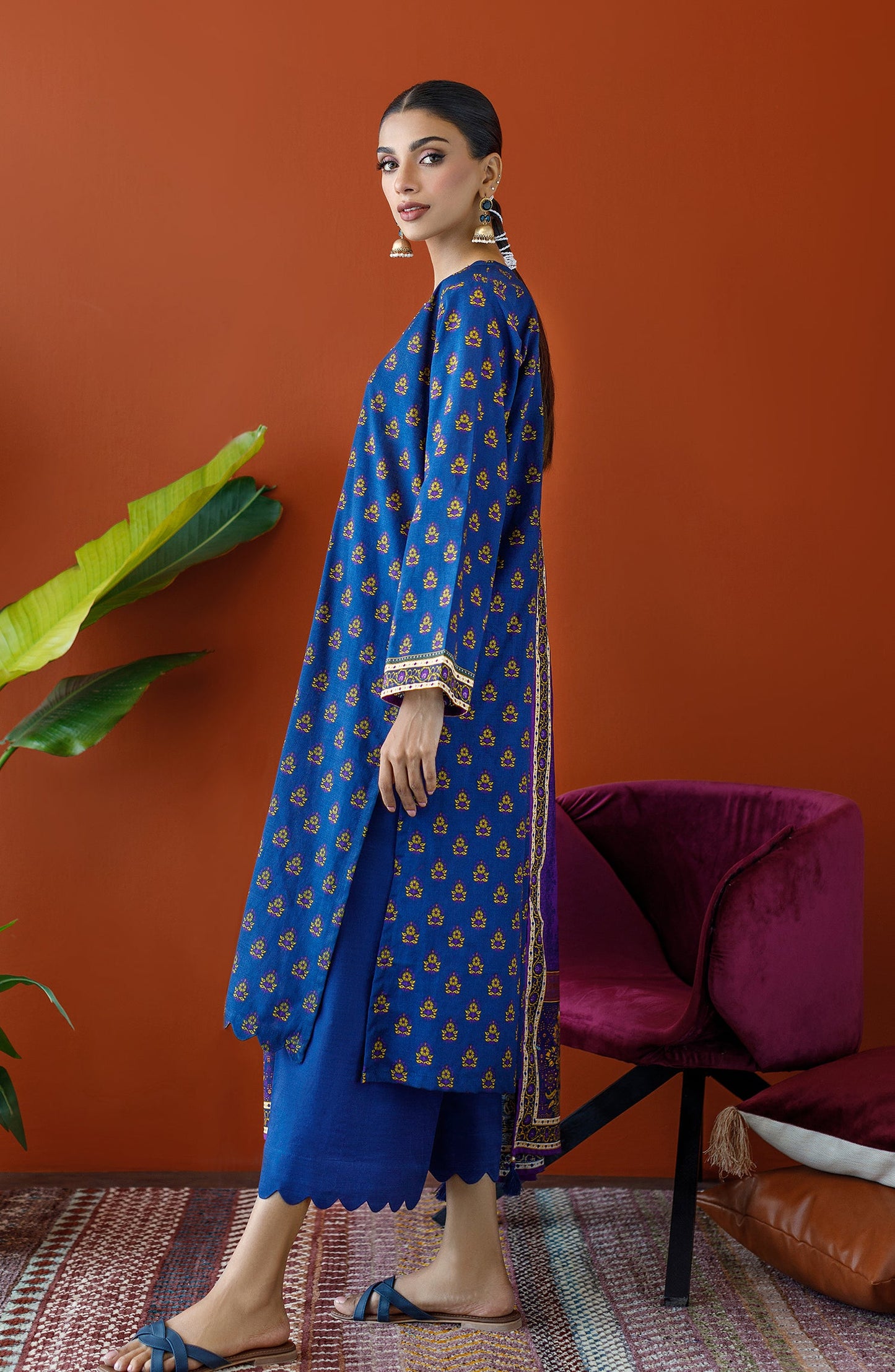 Orient - Unstitched 3 Piece Printed Khaddar Shirt , Khaddar Pant and Khaddar Dupatta