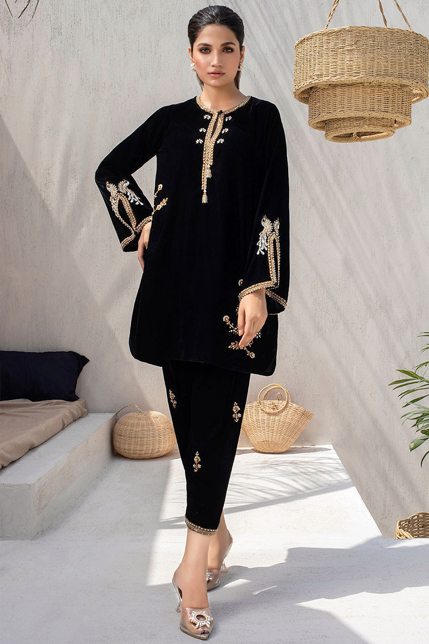 Black Embellished Velvet Kurta With Tassle Detailing