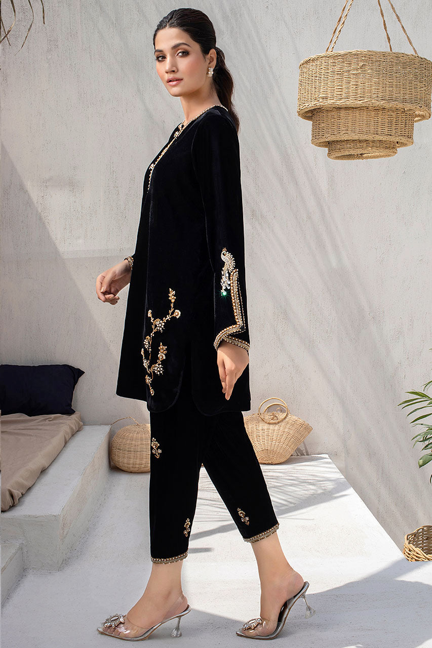 Black Embellished Velvet Kurta With Tassle Detailing