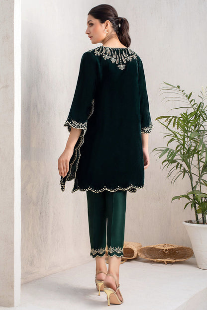 Emerald Velvet Kurta With Scalloped Edges.