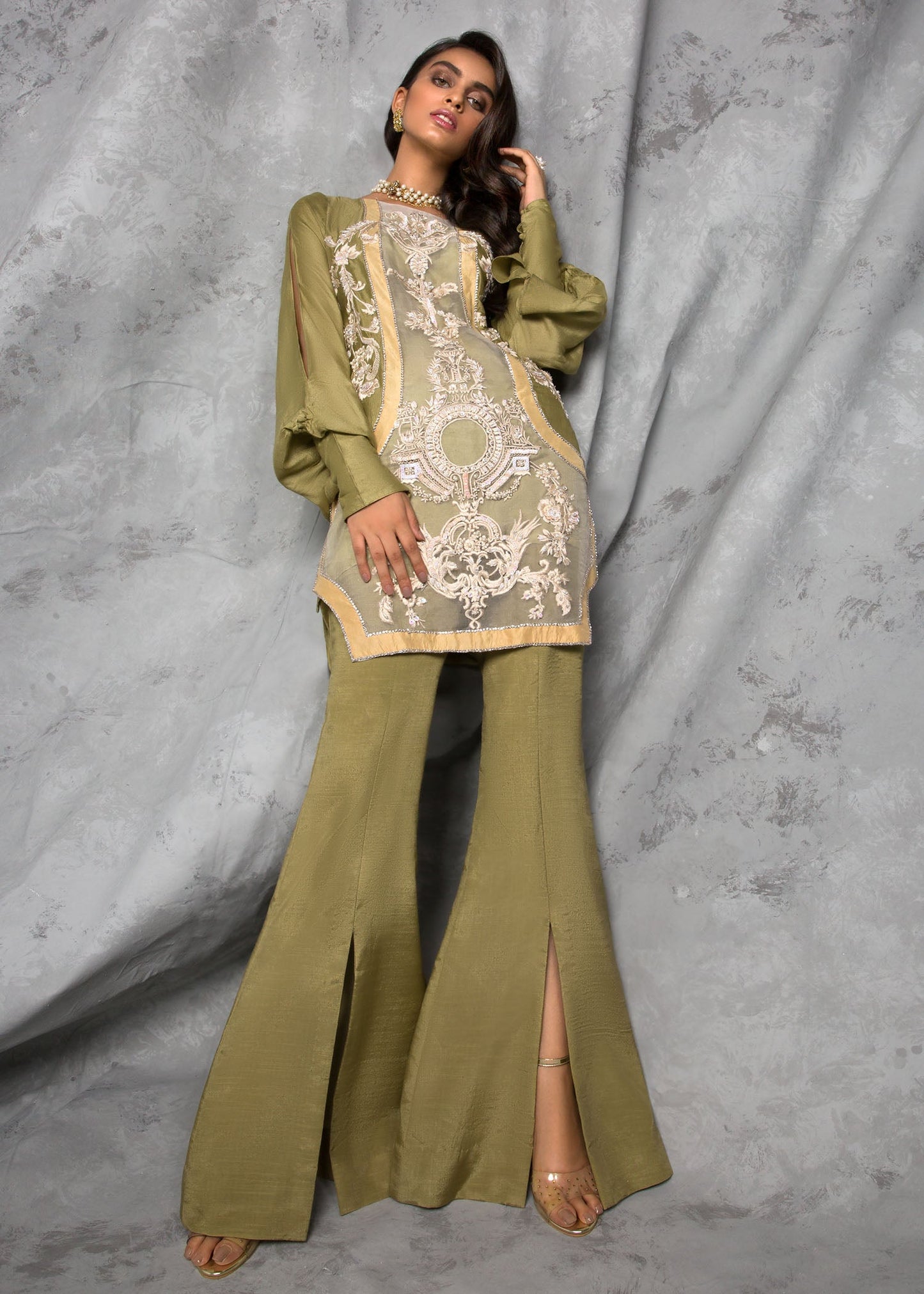 Saira Shakira - Moss Glory