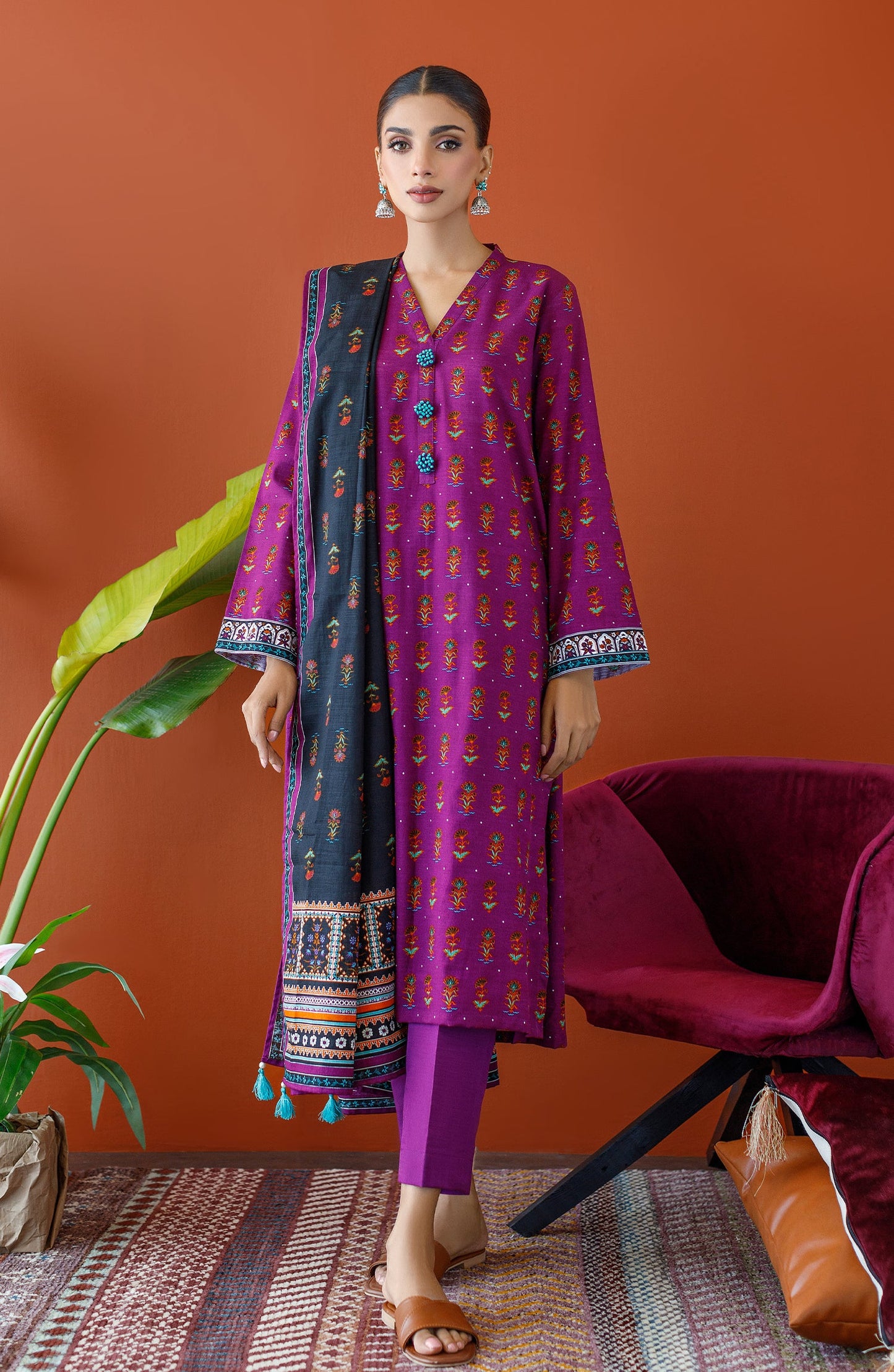Orient - Unstitched 3 Piece Printed Khaddar Shirt , Khaddar Pant and Khaddar Dupatta