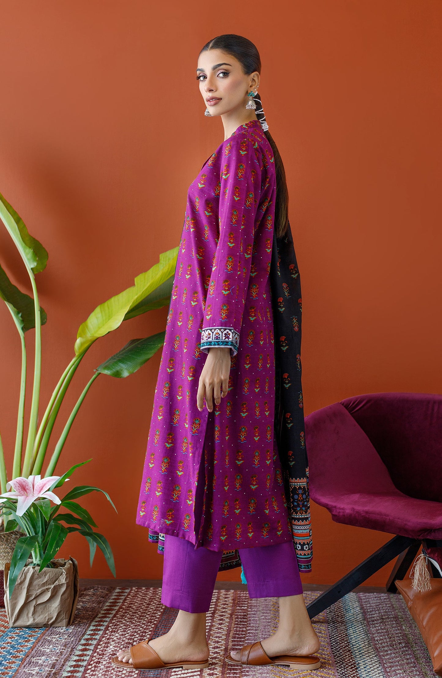 Orient - Unstitched 3 Piece Printed Khaddar Shirt , Khaddar Pant and Khaddar Dupatta