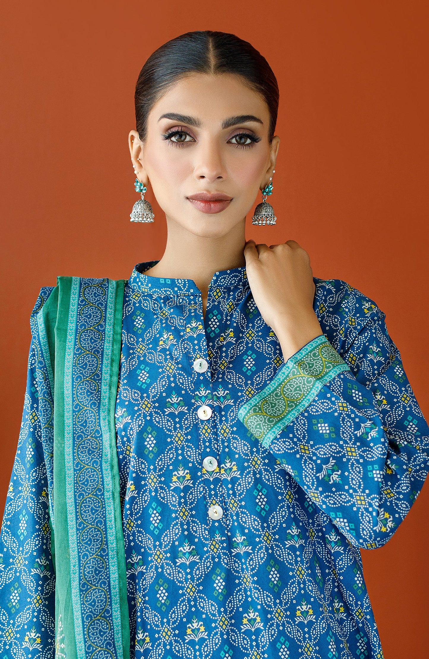 Orient - Unstitched 3 Piece Printed Cambric Shirt , Cambric Pant and Lawn Dupatta