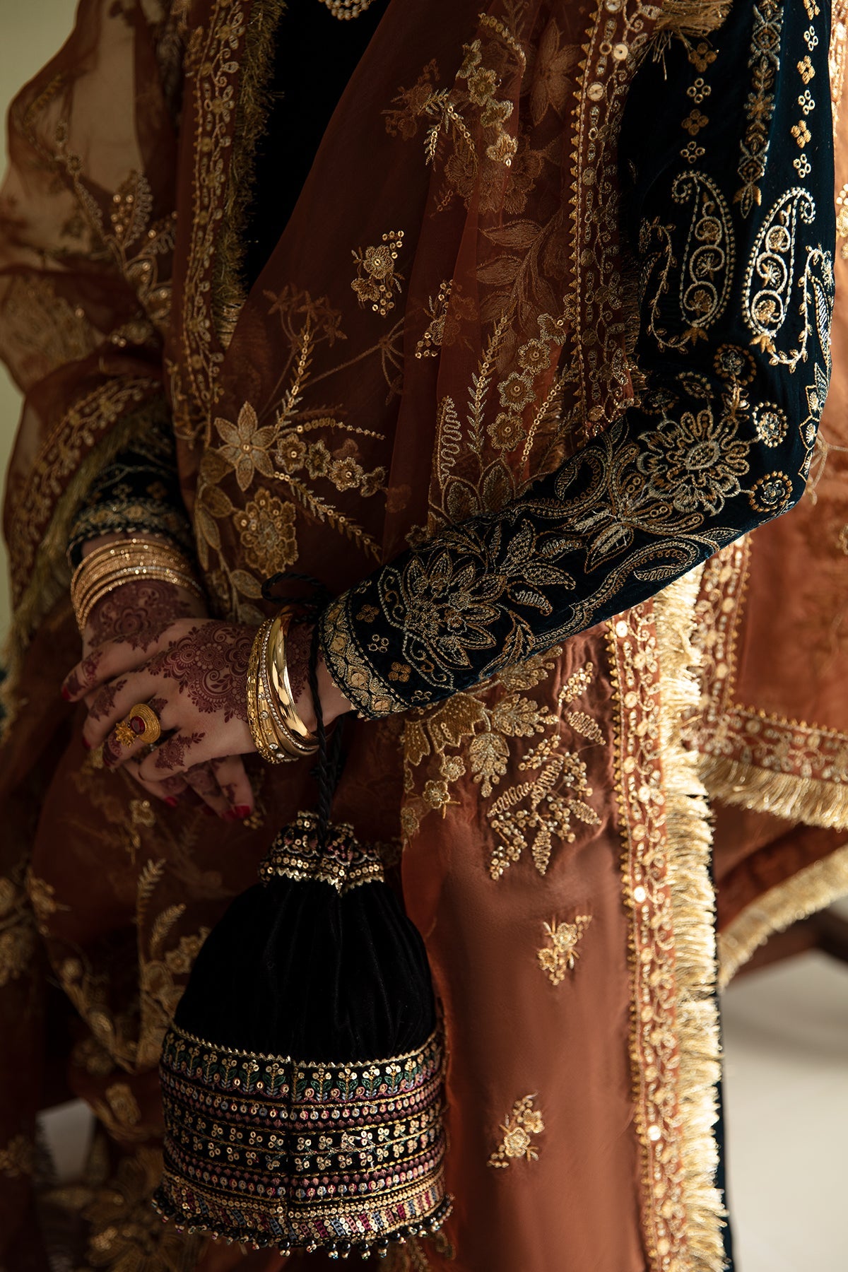 Baroque - EMBROIDERED VELVET PR-875