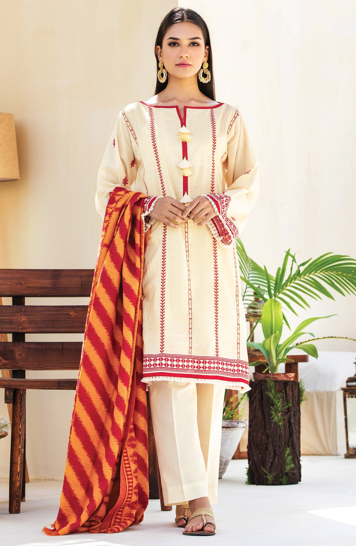 Orient - Unstitched 3 Piece Embroidered Karandi Suit