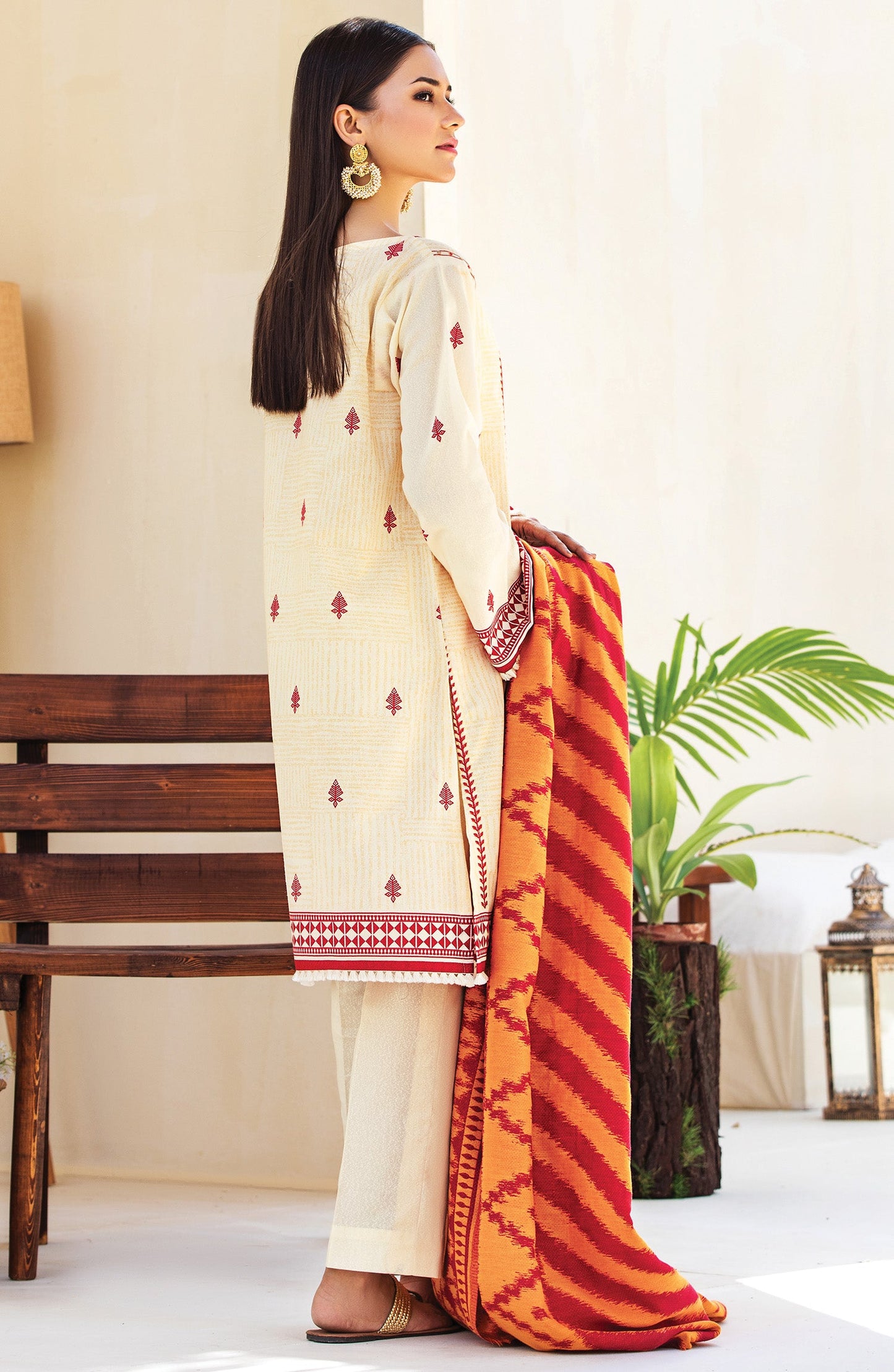 Orient - Unstitched 3 Piece Embroidered Karandi Suit