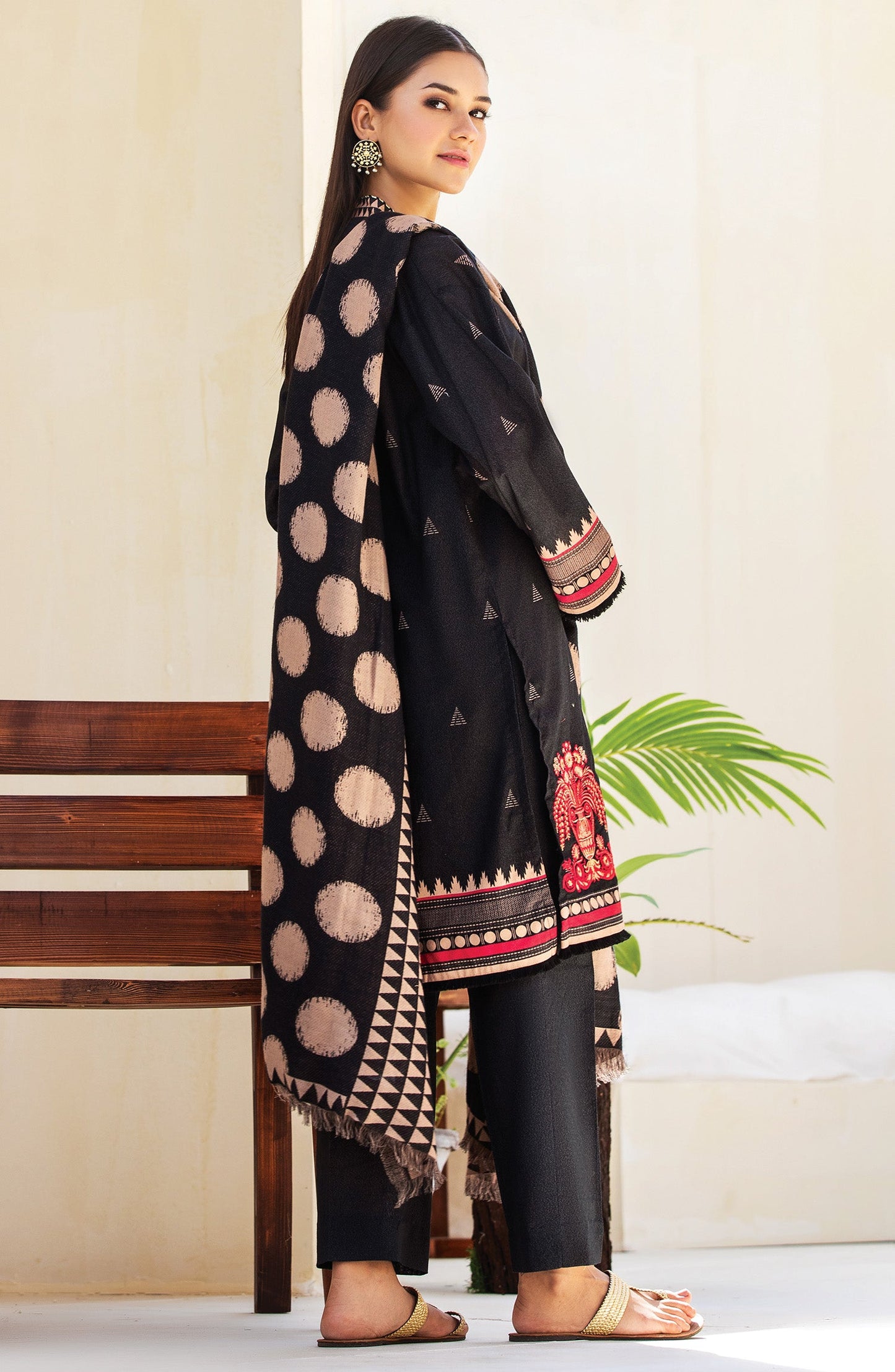 Orient - Unstitched 3 Piece Embroidered Karandi Suit