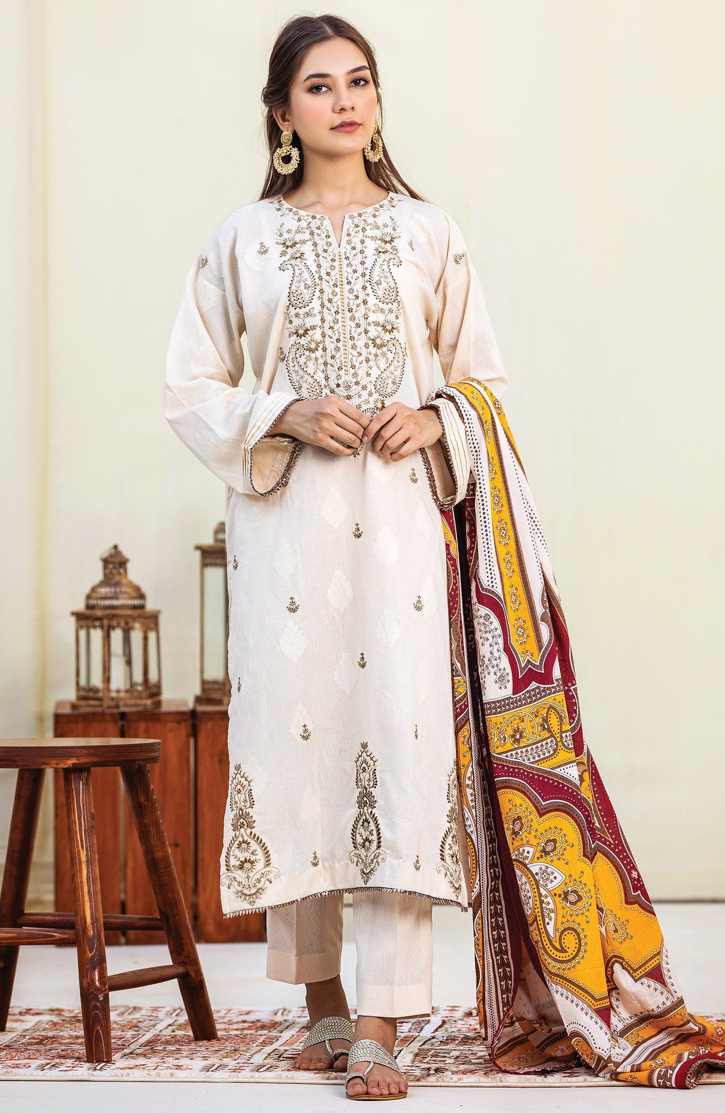 Orient - Unstitched 3 Piece Embroidered Karandi Suit