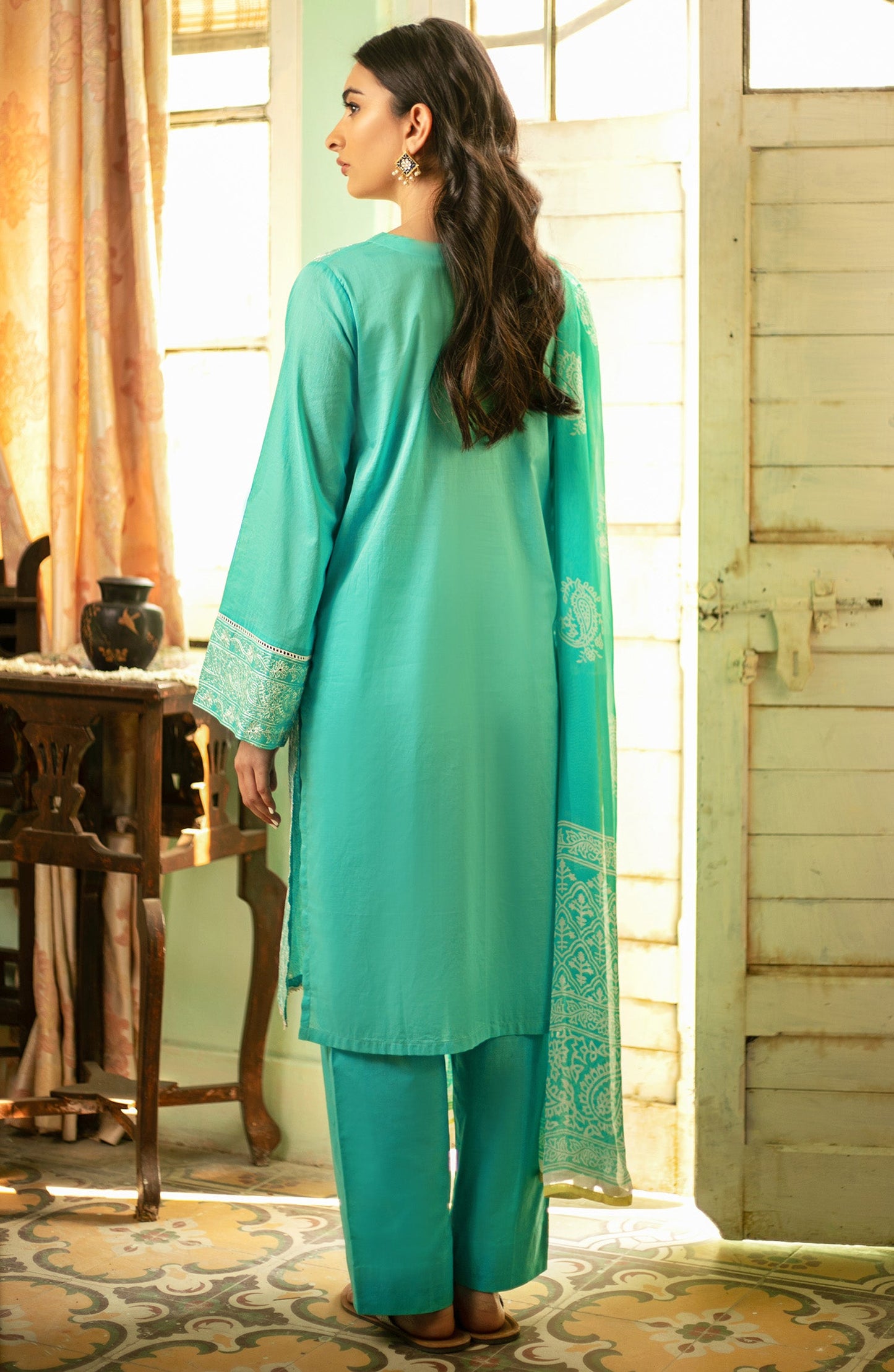 Orient - Unstitched 3 Piece Heavy Embroidered Lawn Suit