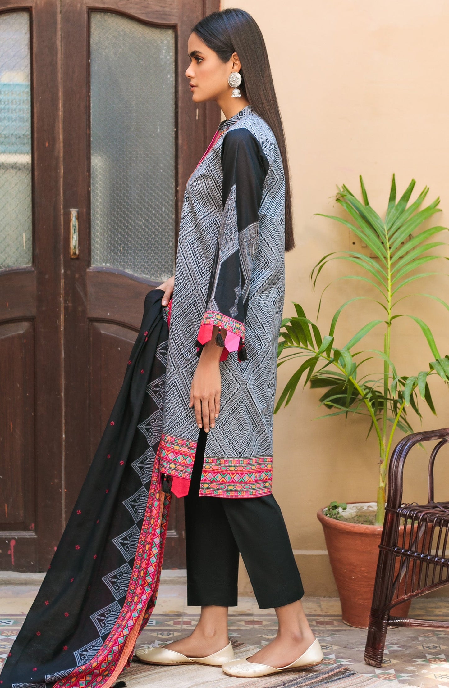 Orient - Unstitched 3 Piece Embroidered Lawn Suit