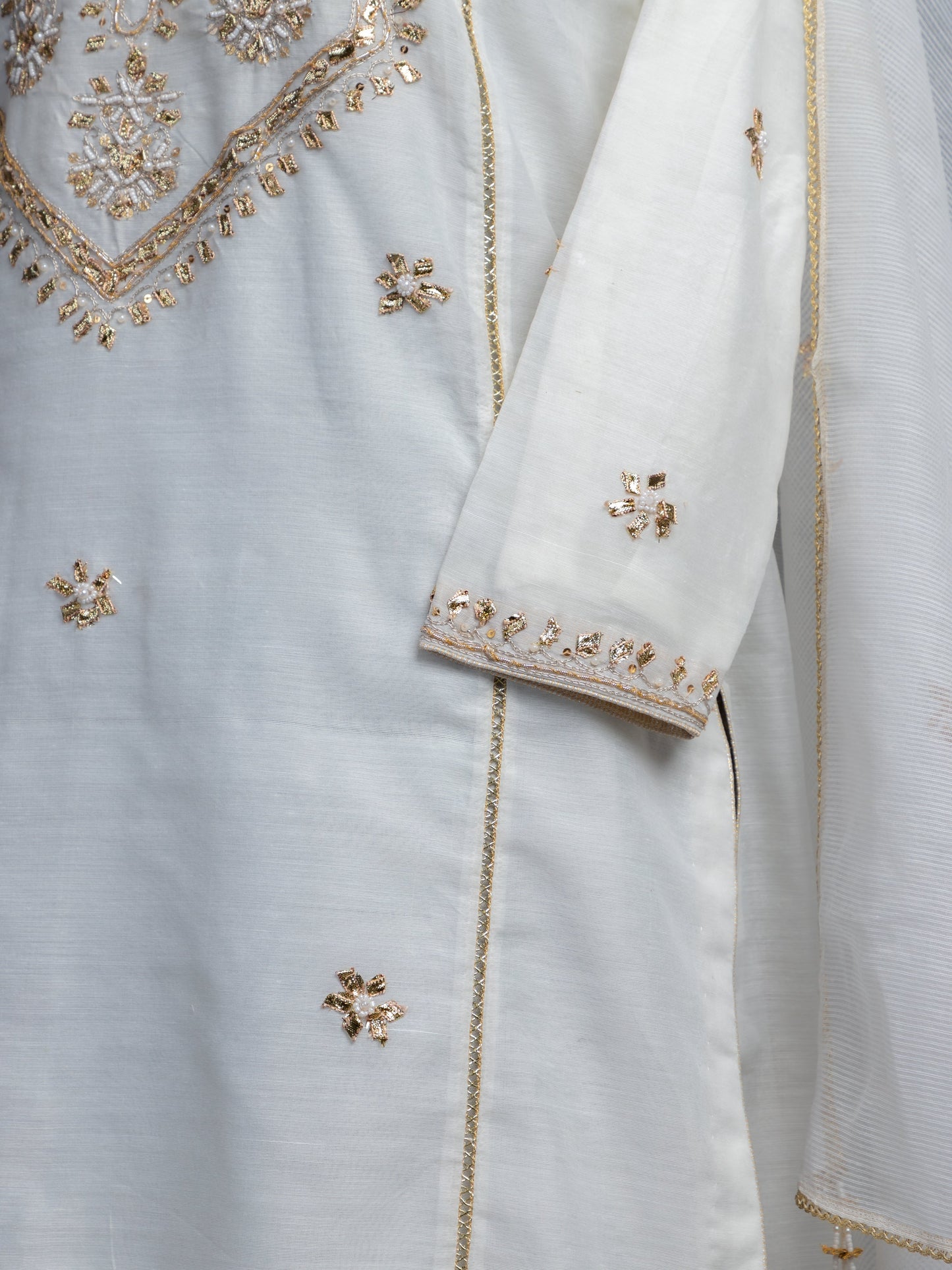 Eraj Hussain - Gotta Patti White - Stitched