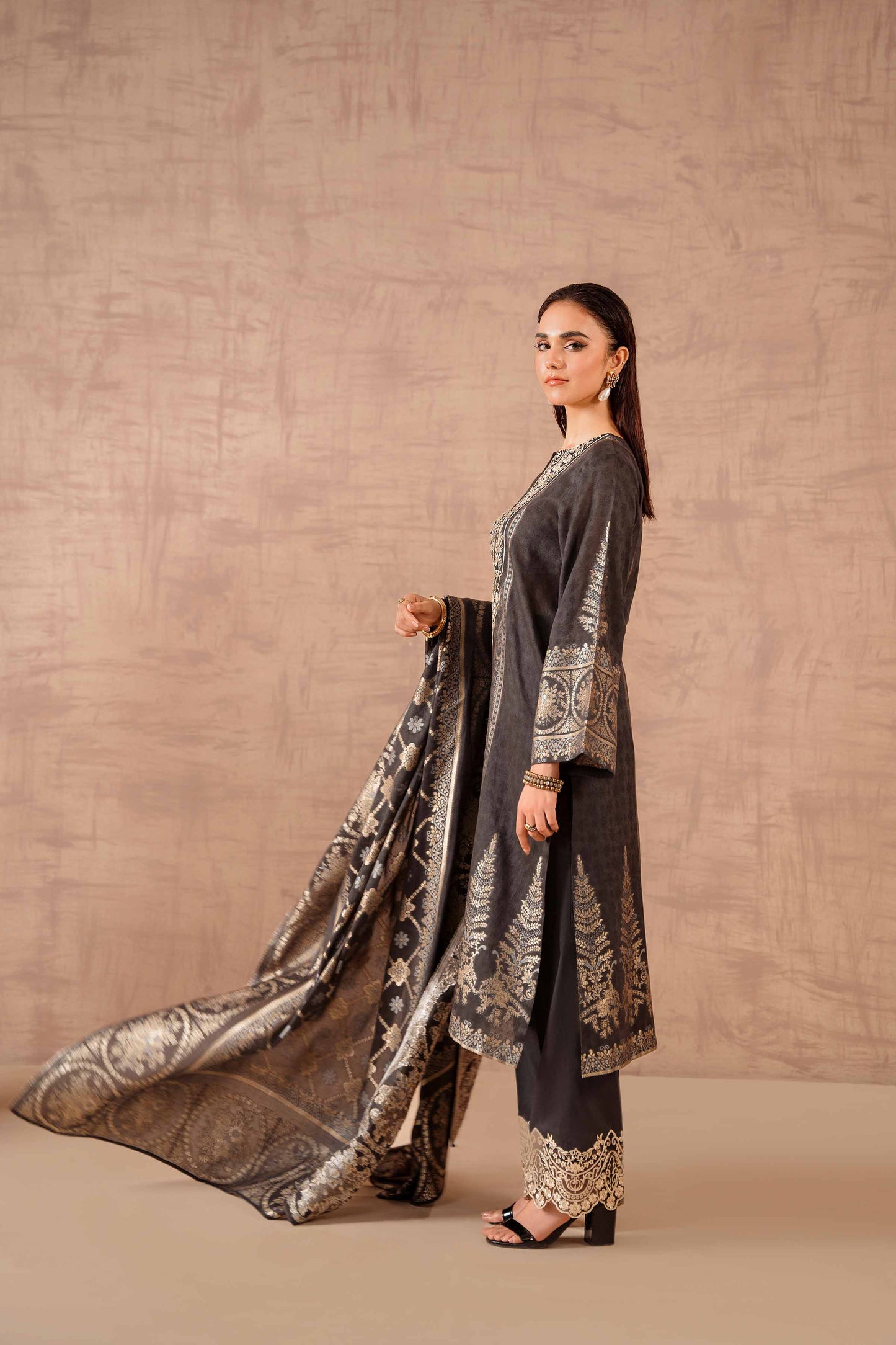 Nishat Linen - 3 Piece - Embroidered Jacquard Suit - 42301910