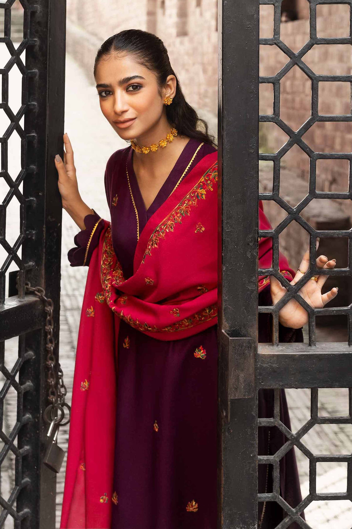 Nishat Linen - 3 Piece - Dyed Embroidered Suit - 42303069