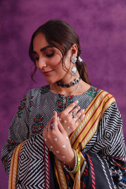 Nishat Linen - 3 Piece - Printed Loose Fabric - 42304045