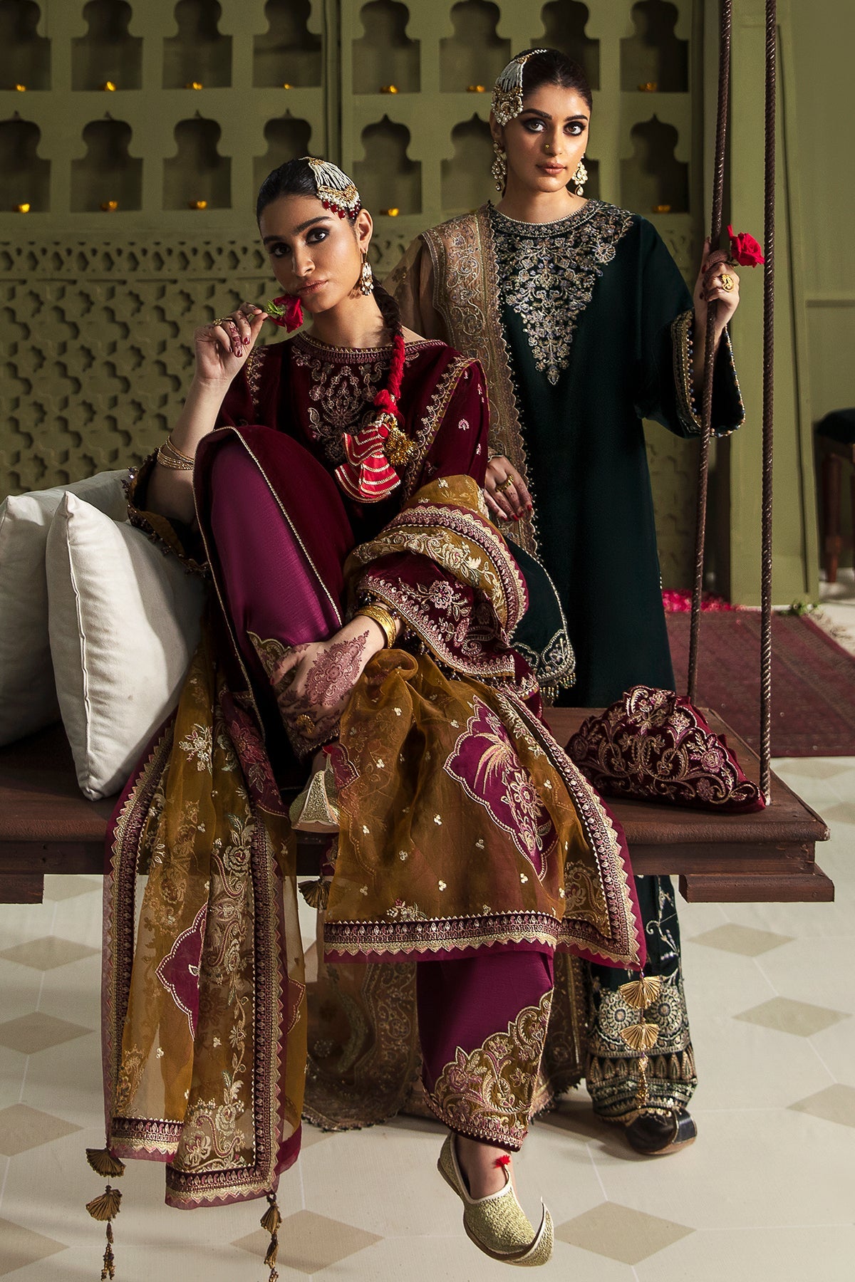 Baroque - EMBROIDERED VELVET UF-464