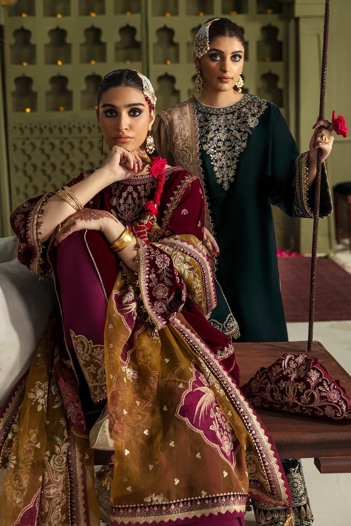 Baroque - EMBROIDERED VELVET UF-465