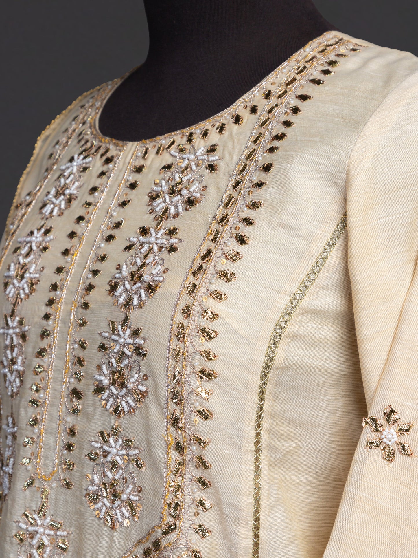 Eraj Hussain - Gotta Patti Gold - Stitched