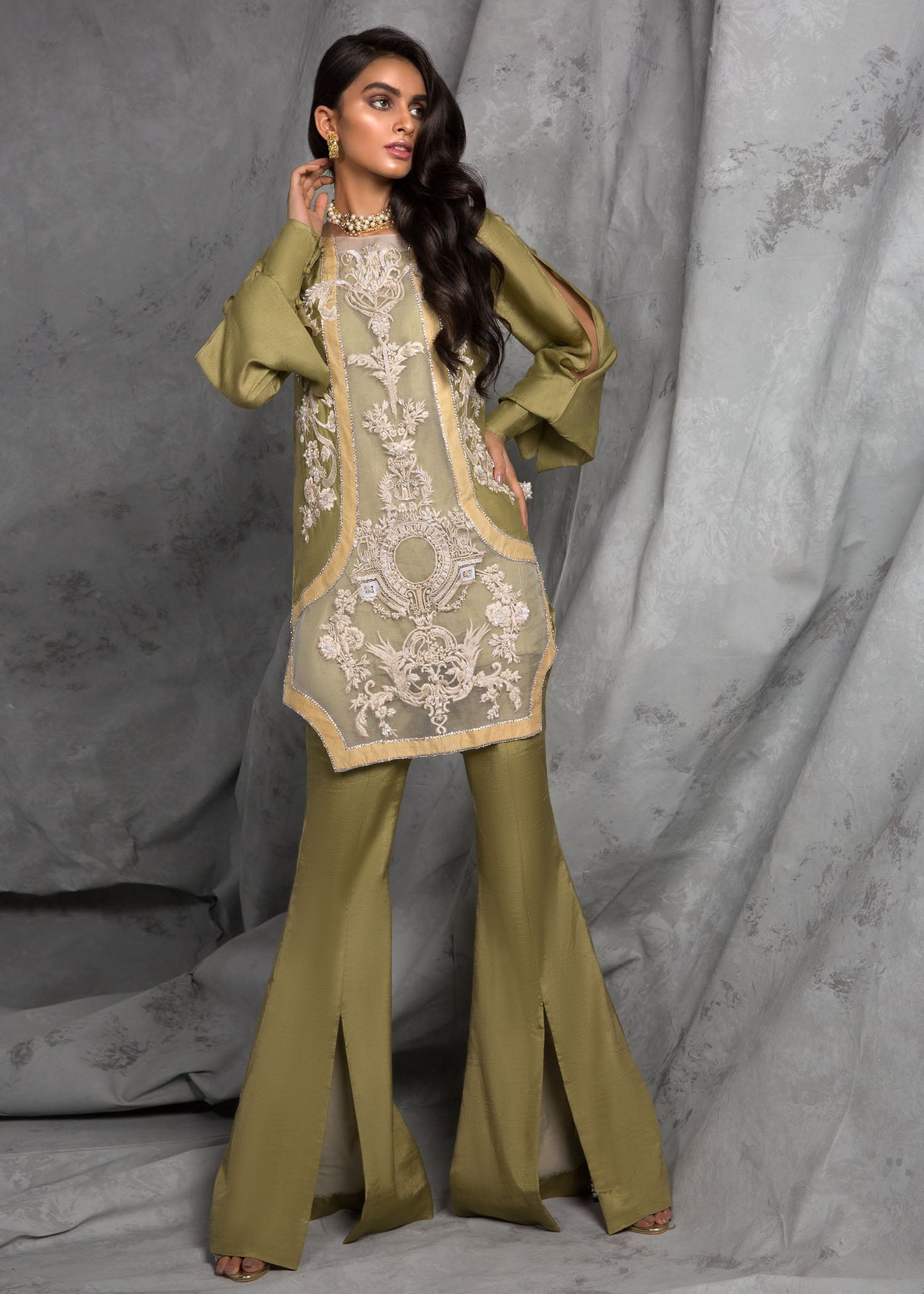 Saira Shakira - Moss Glory