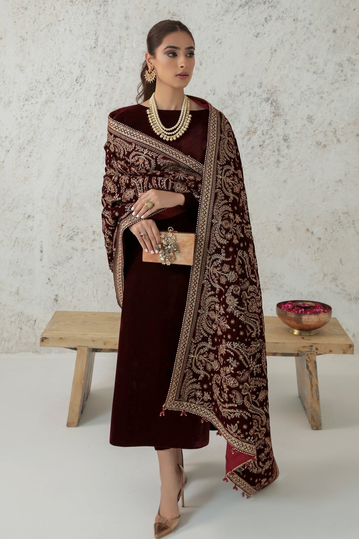 Baroque - EMBROIDERED VELVET SHAWL VS-32