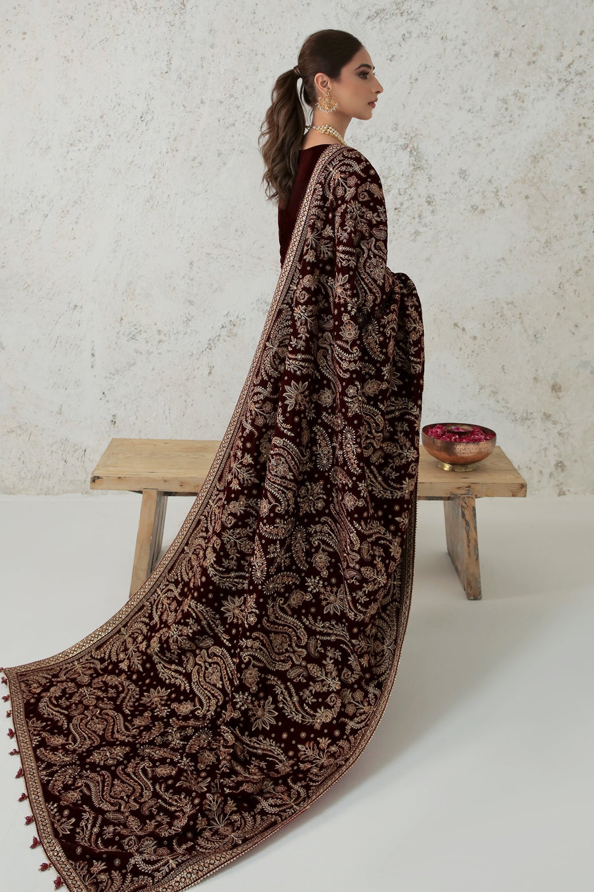 Baroque - EMBROIDERED VELVET SHAWL VS-32