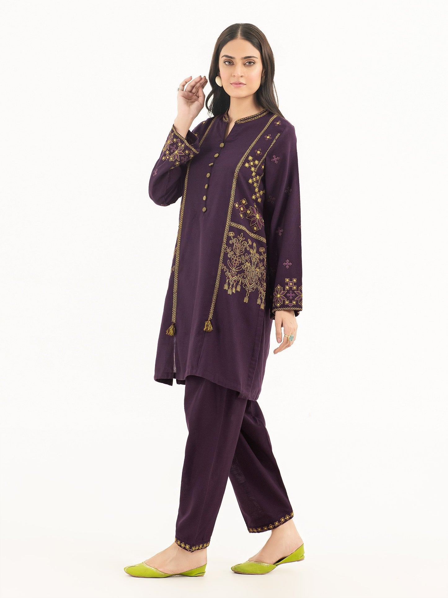 2 Piece Khaddar Suit-Embroidered (Pret)