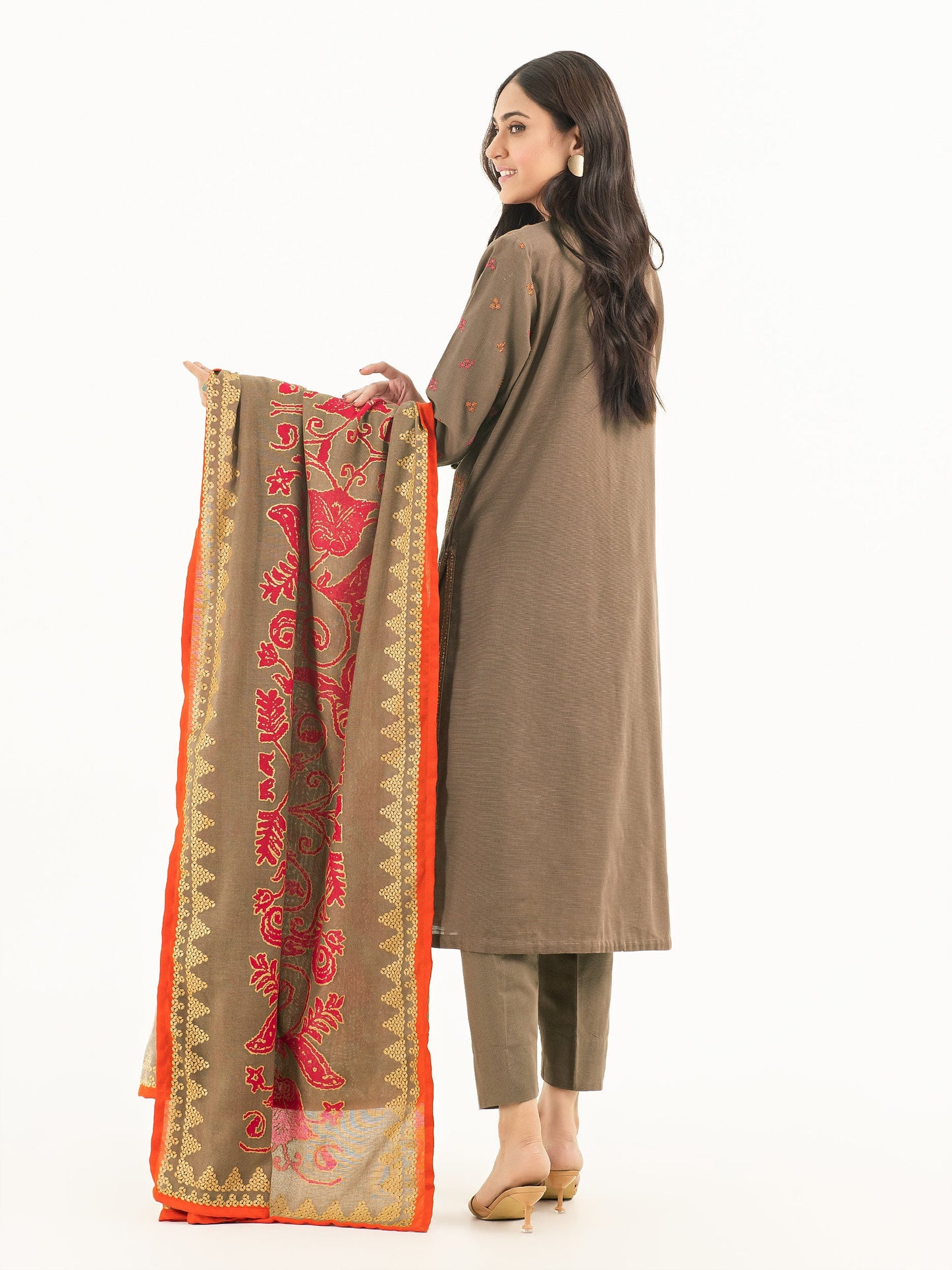 3 Piece Khaddar Suit-Embroidered (Pret)