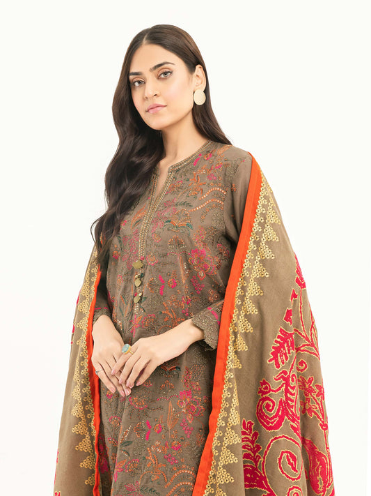 3 Piece Khaddar Suit-Embroidered (Pret)