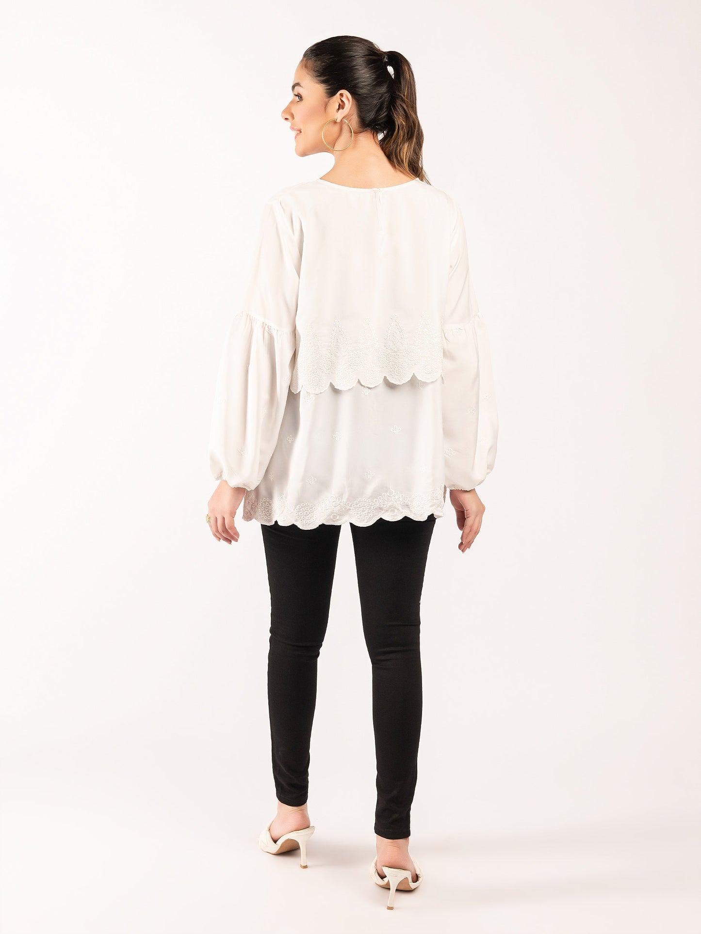 Limelight - Embroidered Grip Top