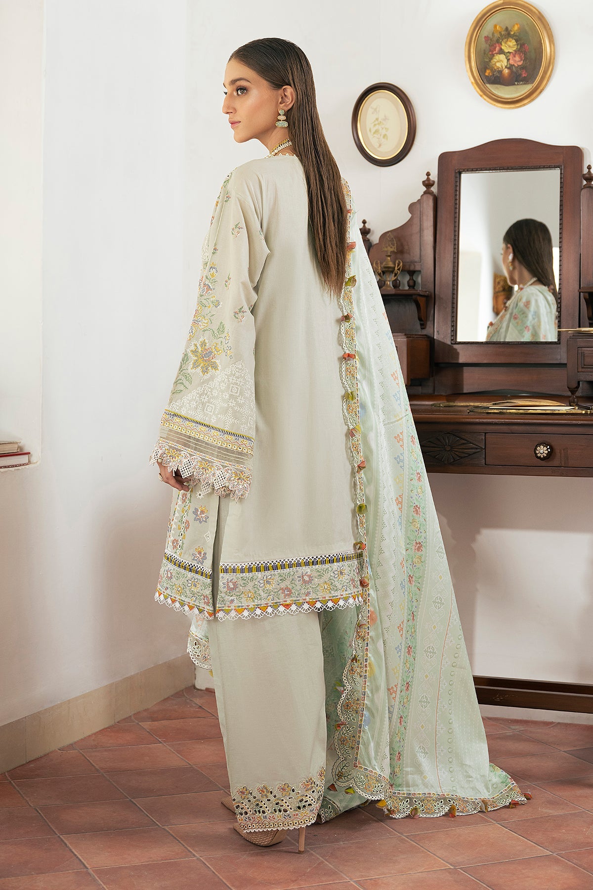 Baroque - EMBROIDERED LAWN  SL11-D07