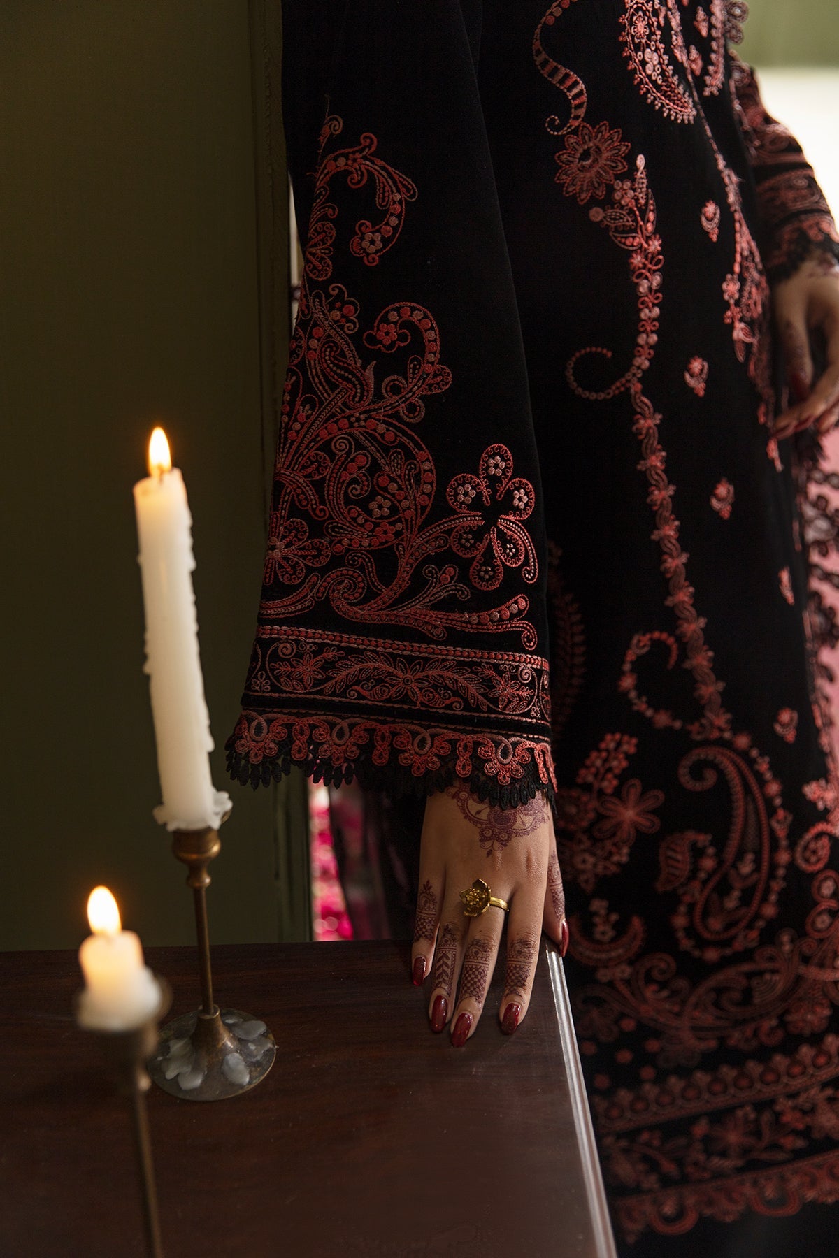 Baroque - EMBROIDERED VELVET UF-468