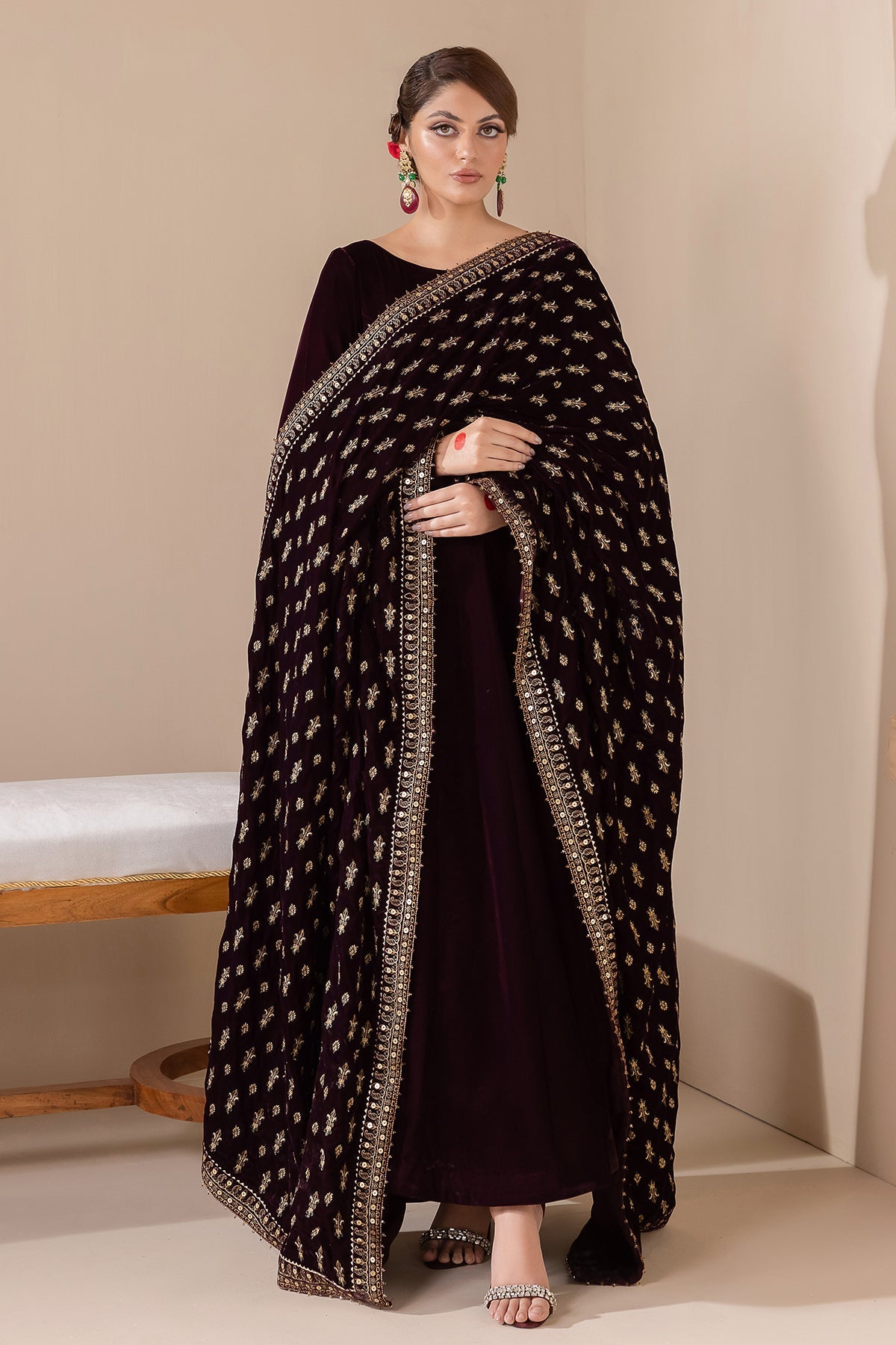 Baroque - EMBROIDERED VELVET SHAWL VS-42