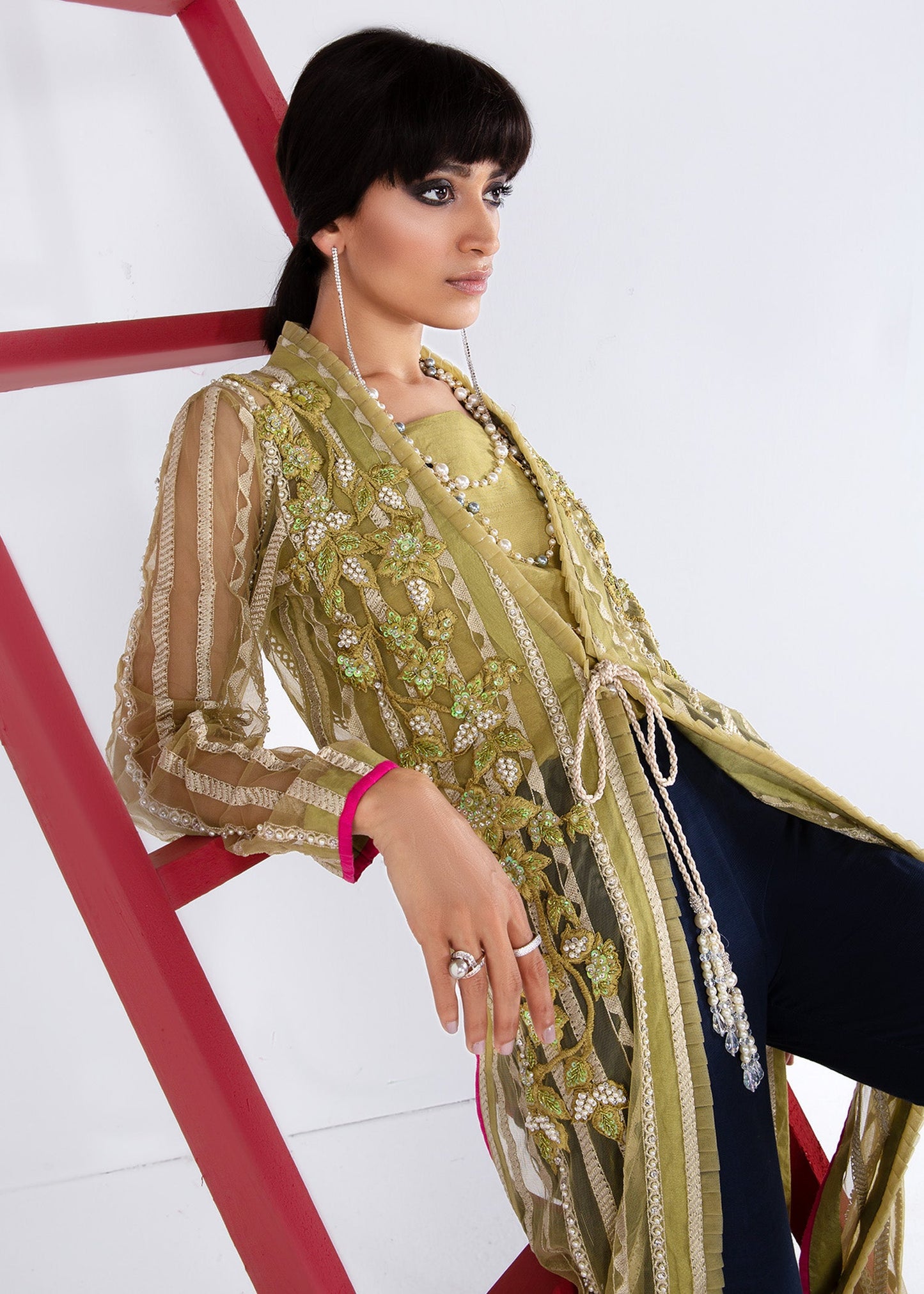 Saira Shakira - Gold blush