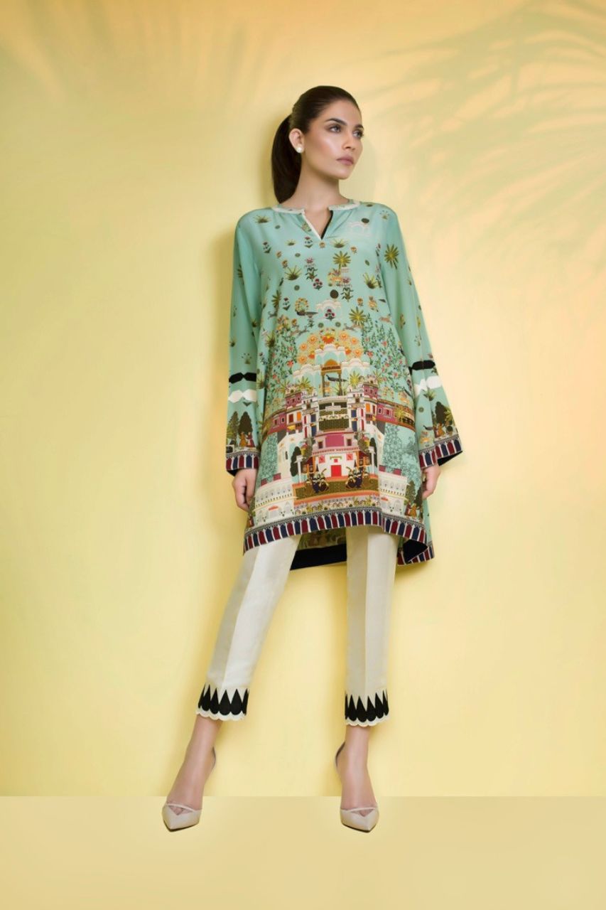 Digitally Printed Crepe Shirt With trousers 3