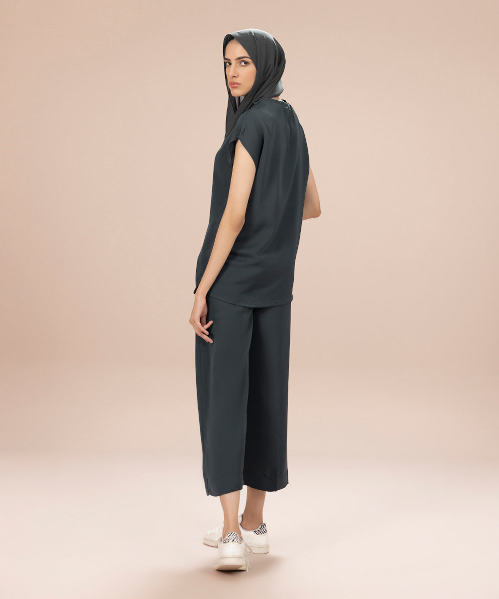 Sapphire - Loose-Fit Short Sleeve Top